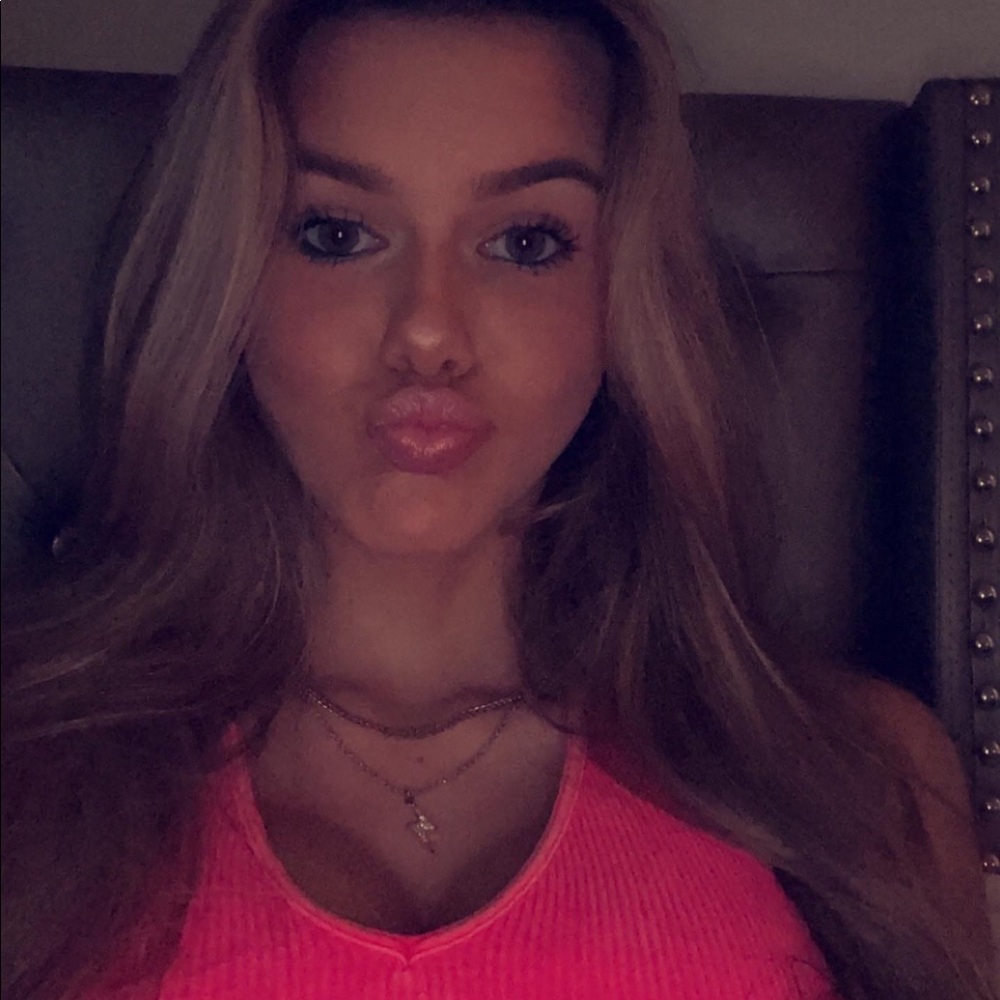 Meet your Posher, Alaina